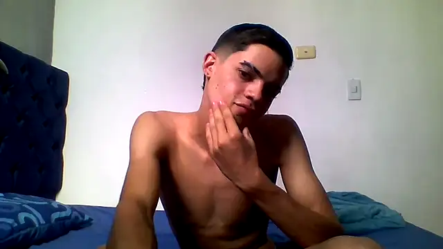Latinos 2001 online show from June 15, 7:28 pm