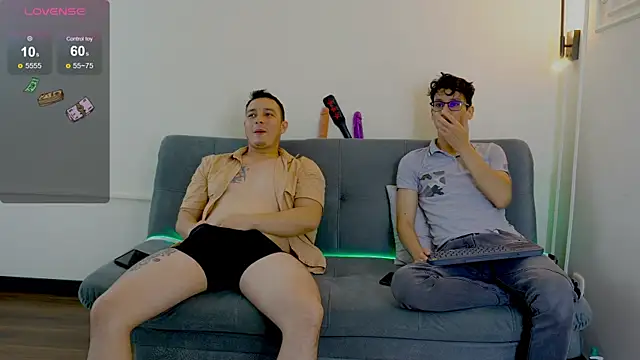 Snapshot of Cum_hunters chatting on February 1, 2:34 pm Cum hunters online show from February 1, 2:34 pm