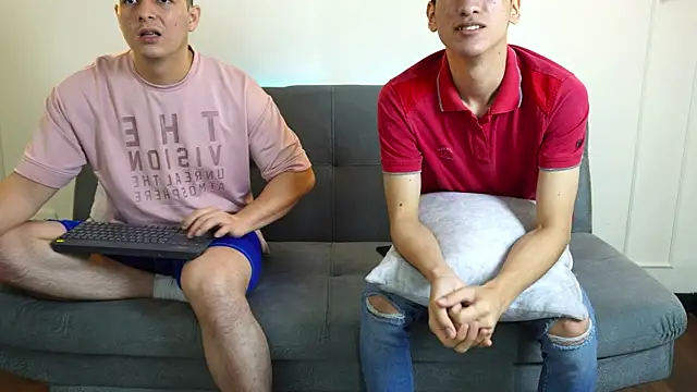 Snapshot of Cum_hunters chatting on January 16, 1:47 pm Cum hunters online show from January 16, 1:47 pm