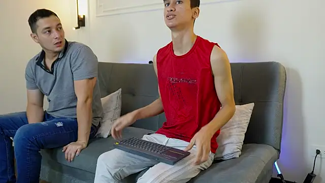 Snapshot of Cum_hunters chatting on January 21, 2:22 pm Cum hunters online show from January 21, 2:22 pm
