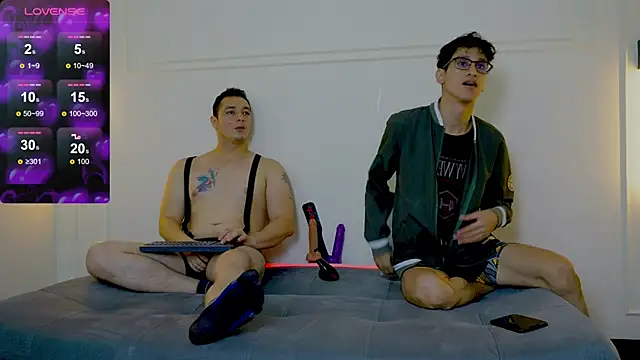Snapshot of Cum_hunters chatting on February 5, 2:48 pm Cum hunters online show from February 5, 2:48 pm