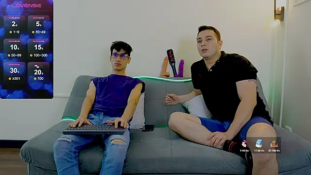 Snapshot of Cum_hunters chatting on February 4, 2:32 pm Cum hunters online show from February 4, 2:32 pm