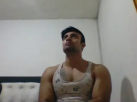 Snapshot of davidcr89 chatting on October 18, 8:19 am davidcr89 online show from October 18, 8:19 am