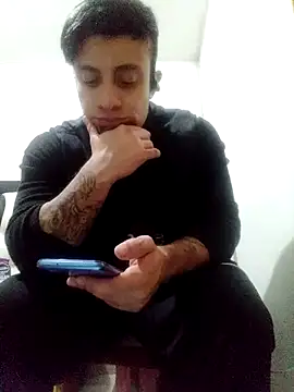 Snapshot of davidcr89 chatting on October 11, 8:07 am davidcr89 online show from October 11, 8:07 am