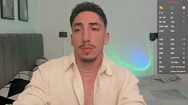 Snapshot of dylanspencer28 chatting on January 25, 9:25 pm dylanspencer28 online show from January 25, 9:25 pm
