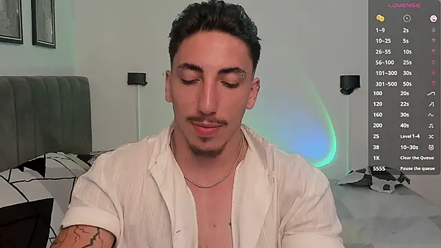 Snapshot of dylanspencer28 chatting on January 25, 10:29 am dylanspencer28 online show from January 25, 10:29 am