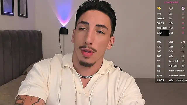 Snapshot of dylanspencer28 chatting on February 20, 7:08 pm dylanspencer28 online show from February 20, 7:08 pm