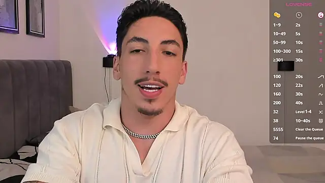 Snapshot of dylanspencer28 chatting on February 22, 7:10 pm dylanspencer28 online show from February 22, 7:10 pm