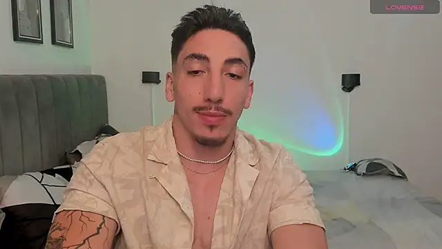 Snapshot of dylanspencer28 chatting on January 24, 7:07 pm dylanspencer28 online show from January 24, 7:07 pm