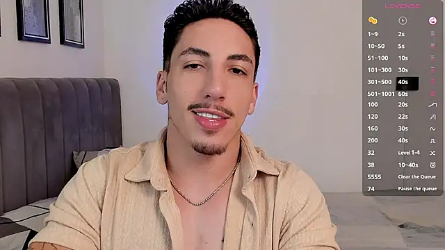 Snapshot of dylanspencer28 chatting on March 6, 8:05 pm dylanspencer28 online show from March 6, 8:05 pm
