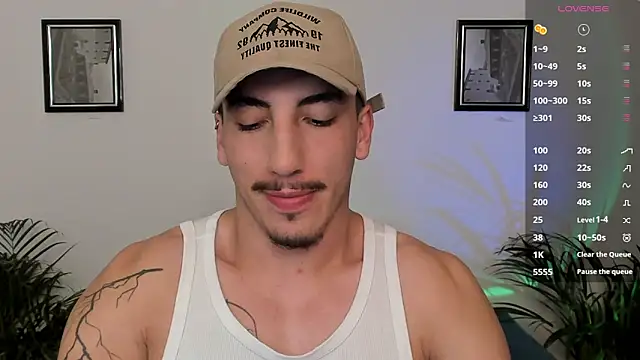 Snapshot of dylanspencer28 chatting on March 17, 11:24 pm dylanspencer28 online show from March 17, 11:24 pm