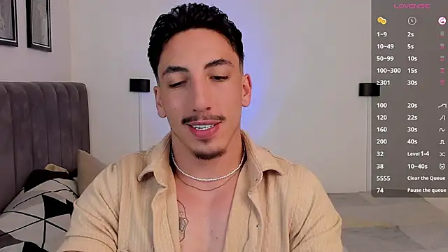 Snapshot of dylanspencer28 chatting on February 23, 7:14 pm dylanspencer28 online show from February 23, 7:14 pm