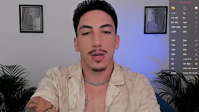 Snapshot of dylanspencer28 chatting on March 22, 10:37 pm dylanspencer28 online show from March 22, 10:37 pm