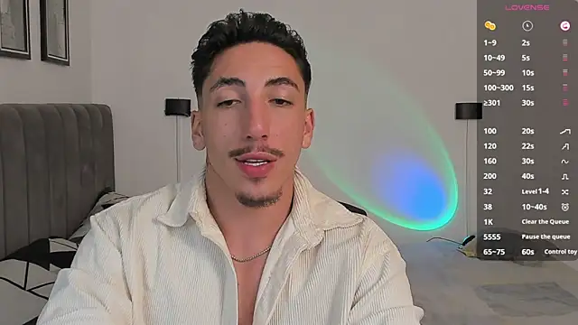Snapshot of dylanspencer28 chatting on February 8, 8:42 am dylanspencer28 online show from February 8, 8:42 am