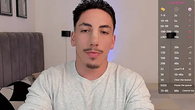 Snapshot of dylanspencer28 chatting on February 25, 7:14 pm dylanspencer28 online show from February 25, 7:14 pm