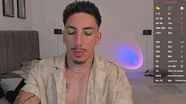 Snapshot of dylanspencer28 chatting on February 7, 10:30 pm dylanspencer28 online show from February 7, 10:30 pm