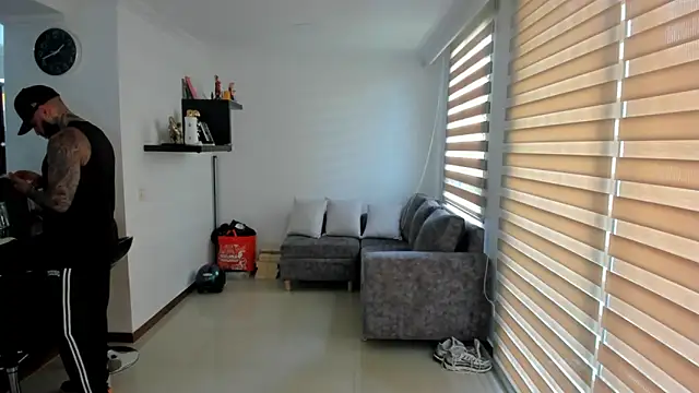 dereckgreen online show from April 24, 6:43 pm