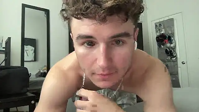 Snapshot of ryan_28747 chatting on October 6, 5:39 pm ryan 28747 online show from October 6, 5:39 pm