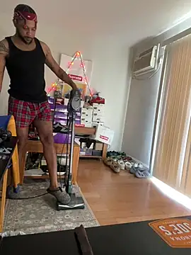 FreakyRu online show from June 5, 5:52 pm