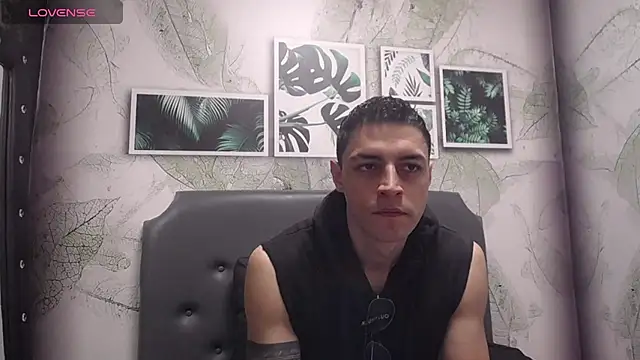 Snapshot of Frank_Millers chatting on January 31, 12:51 pm Frank Millers online show from January 31, 12:51 pm