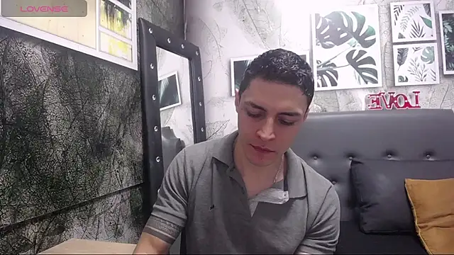 Snapshot of Frank_Millers chatting on February 12, 3:49 pm Frank Millers online show from February 12, 3:49 pm