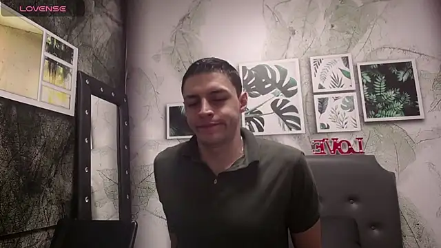 Snapshot of Frank_Millers chatting on February 28, 2:53 pm Frank Millers online show from February 28, 2:53 pm