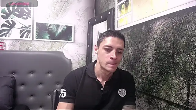 Snapshot of Frank_Millers chatting on February 13, 3:24 pm Frank Millers online show from February 13, 3:24 pm