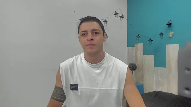 Snapshot of Frank_Millers chatting on September 29, 7:43 pm Frank Millers online show from September 29, 7:43 pm