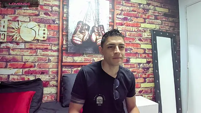 Snapshot of Frank_Millers chatting on January 27, 11:54 am Frank Millers online show from January 27, 11:54 am
