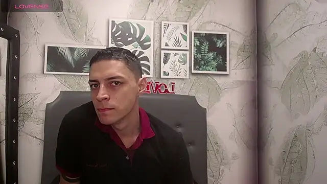 Snapshot of Frank_Millers chatting on February 18, 3:43 pm Frank Millers online show from February 18, 3:43 pm