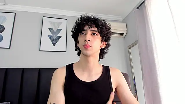 Alezzandro  online show from March 3, 2:42 pm