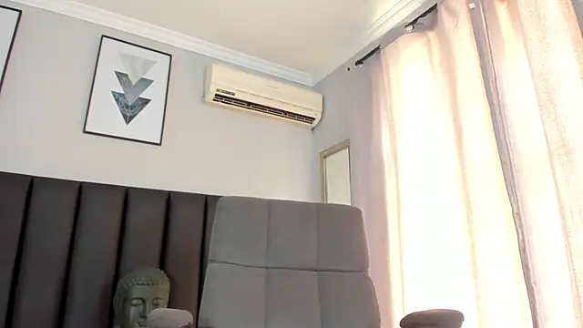 Alezzandro  online show from February 25, 1:39 pm