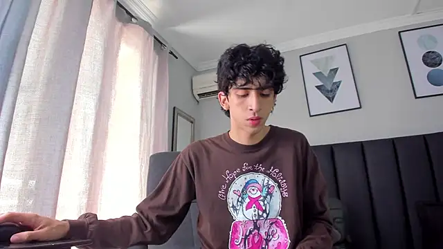 Alezzandro  online show from March 18, 1:55 pm