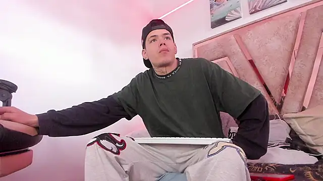 bigragna  online show from January 26, 5:23 pm