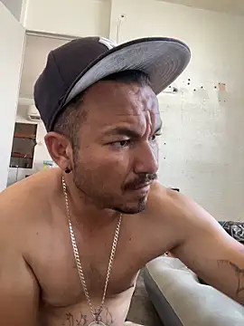 paullliliu online show from July 1, 7:03 pm