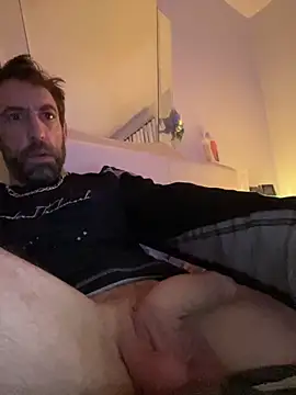 Snapshot of Pilote19 chatting on September 15, 8:04 am Pilote19 online show from September 15, 8:04 am