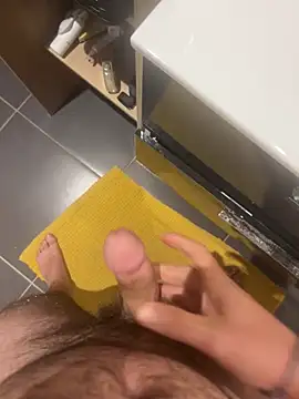 yannusgir33 online show from November 12, 8:03 pm