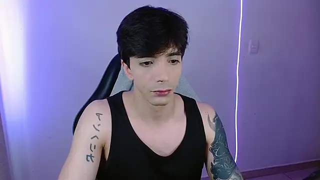 H3ll B0I online show from April 23, 12:29 pm