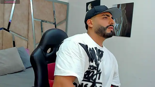 LeandroRusso online show from January 29, 7:32 pm