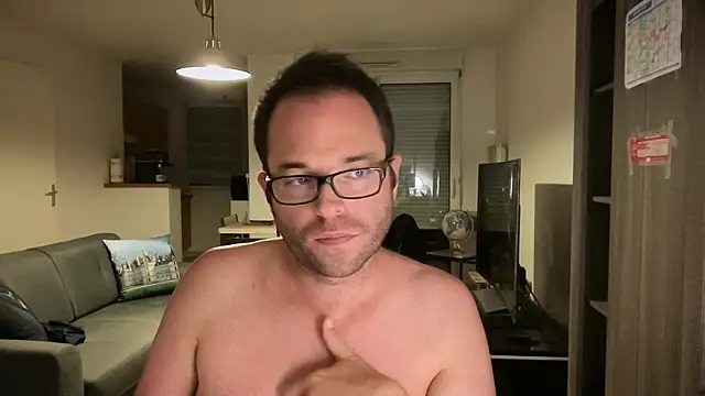 Snapshot of Funnyjul31 chatting on October 3, 6:13 pm Funnyjul31 online show from October 3, 6:13 pm