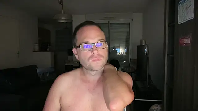 Snapshot of Funnyjul31 chatting on October 11, 7:18 pm Funnyjul31 online show from October 11, 7:18 pm