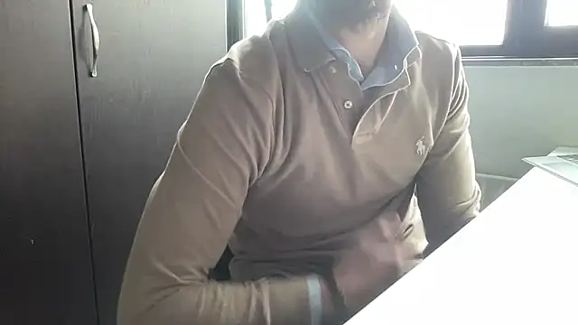 bullyboyy online show from February 19, 12:01 pm