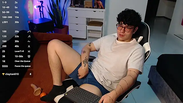 TheAisforAlec online show from October 9, 1:21 am