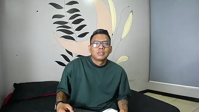 Snapshot of Saipadpuer30 chatting on February 7, 2:51 am Saipadpuer30 online show from February 7, 2:51 am