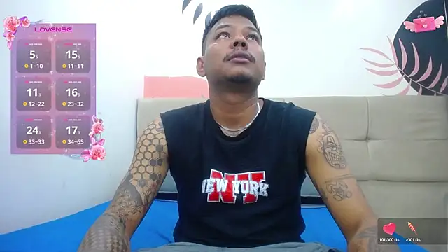 Snapshot of Saipadpuer30 chatting on March 8, 7:29 pm Saipadpuer30 online show from March 8, 7:29 pm