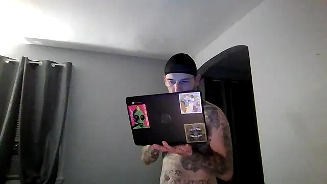 cruz815 online show from December 1, 6:05 am