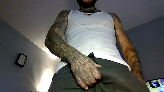 Snapshot of cruz815 chatting on October 12, 8:25 pm cruz815 online show from October 12, 8:25 pm