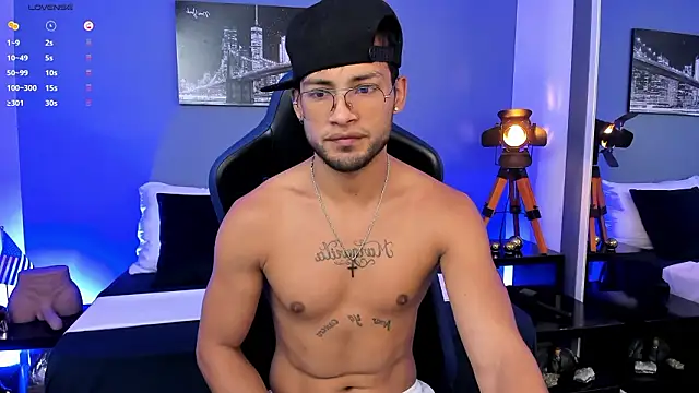 Max Conor1 online show from March 18, 12:08 pm