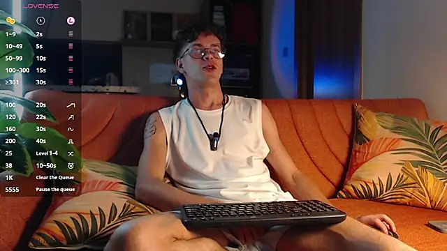 William Henry  online show from April 25, 1:36 pm