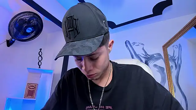 marcuscollins1  online show from June 20, 2:22 pm